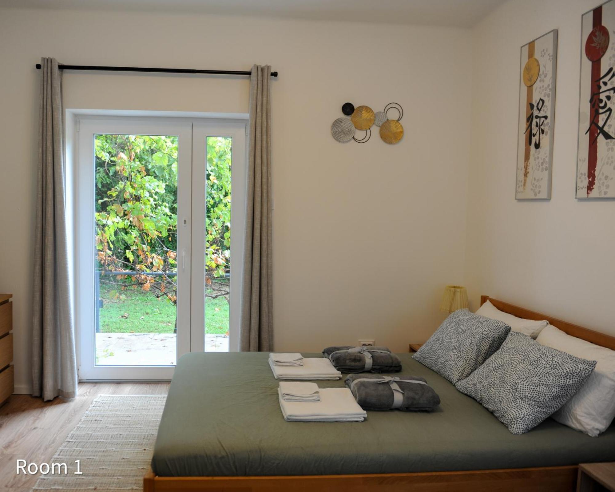 Quiet, Green, Relaxing Place - 2 Bedroom Apartment Балатонфюред Экстерьер фото